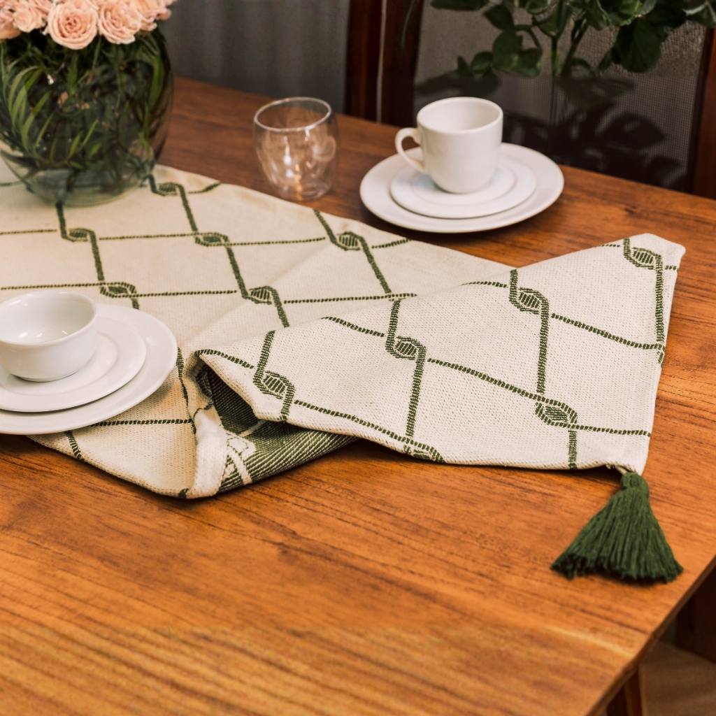 Caminho de Mesa Posta Aurora Luxo Tear Decorativo Várias Cores e  Medidas 40x300cm / 40x22...