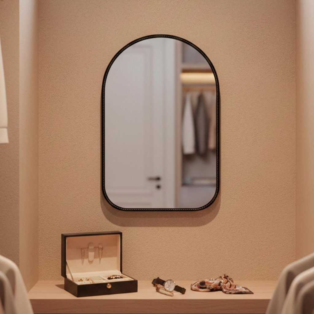 Espelho Retrô Pinterest Orgânico Decorativo Grande 64x44cm Borda em Couro 3cm - Mod. Capela em Oferta na Shopee