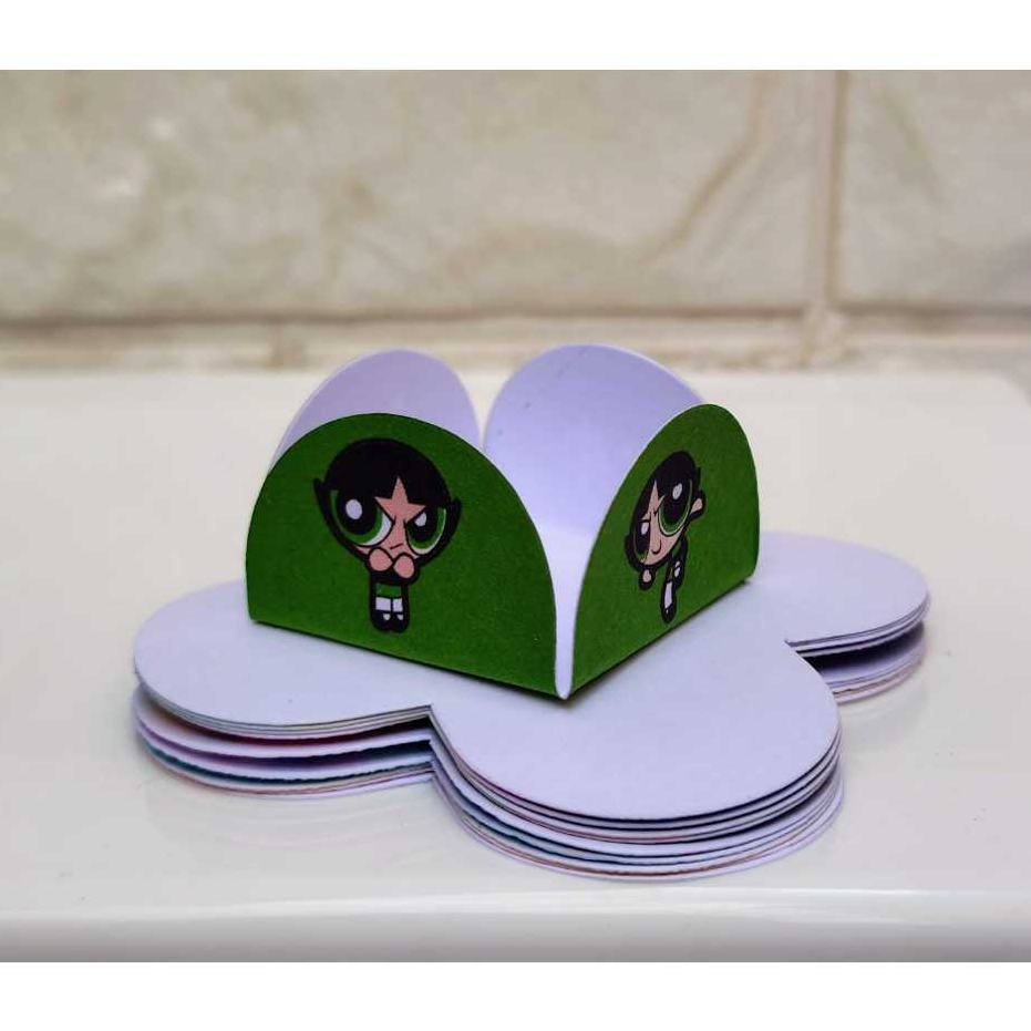 50 Forminhas Personalizadas de Doce Brigadeiro 4 Pétalas Festa, Aniversário Docinho Super poderosas