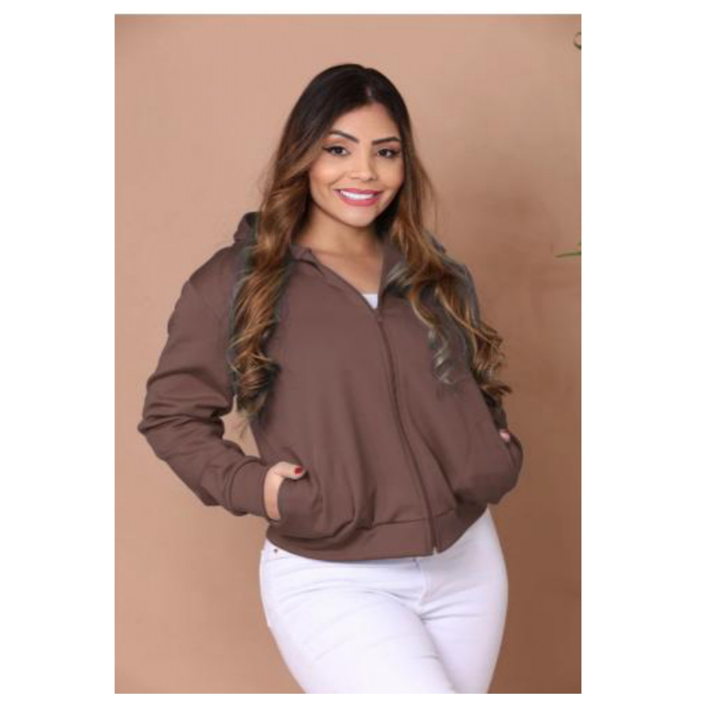 Praticidade e estilo num só lugar. Moletom feminino com capuz e bolsos: sua nova peça favorita.