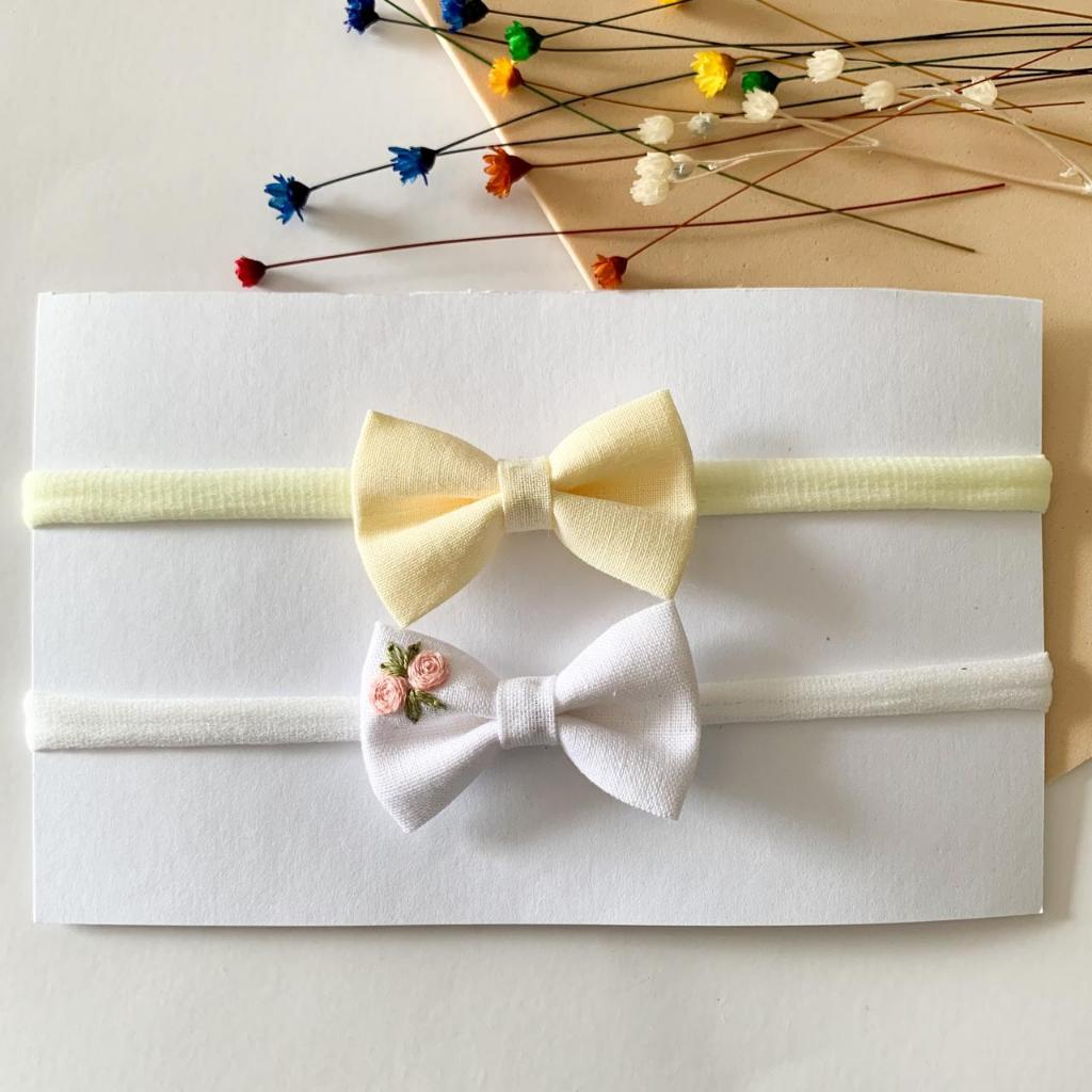 Kit 2 Laços Gravatinha Bebê na Faixinha de Meia de Seda | Macio, Confortável  |06 meses a 1 ano em Oferta na Shopee