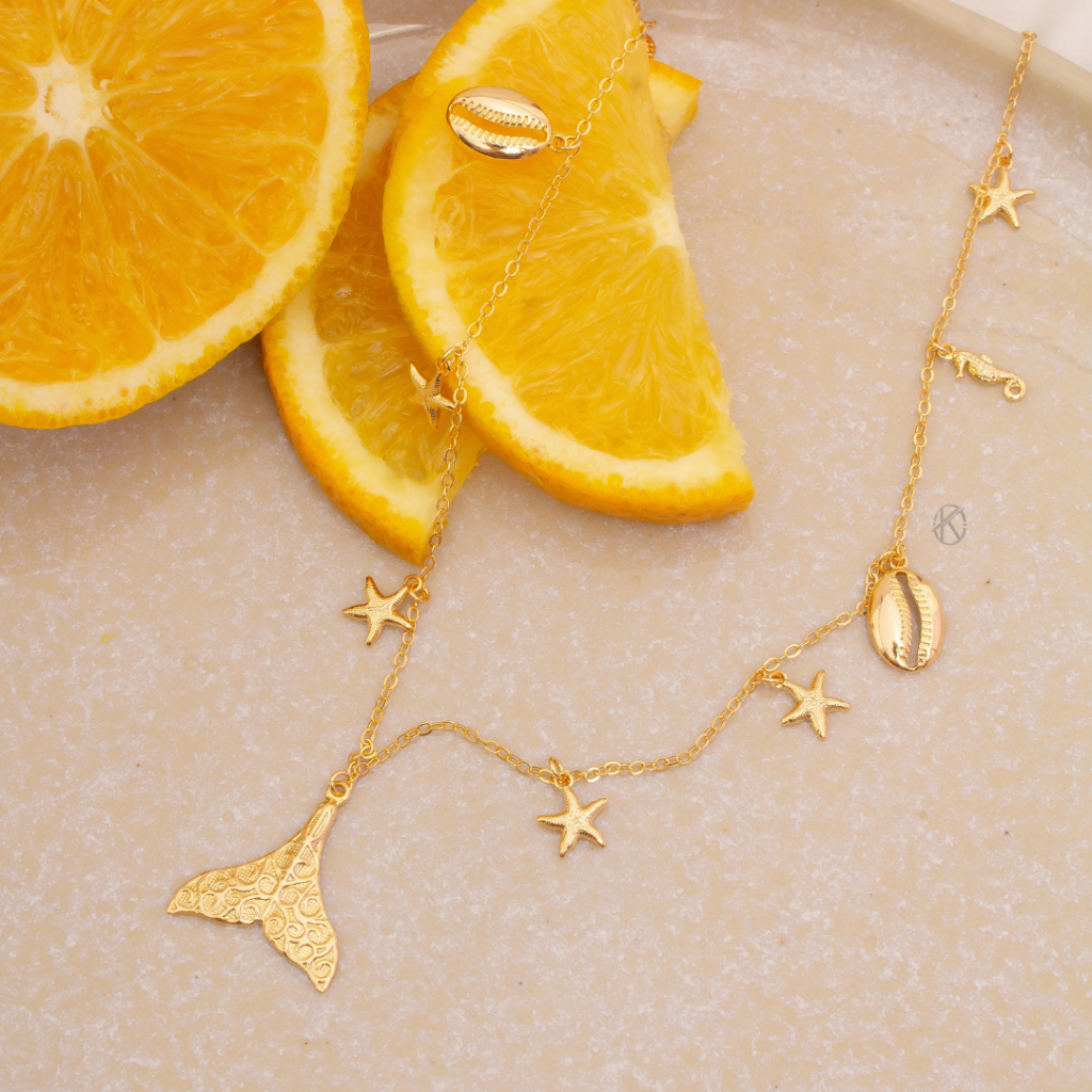 Colar Feminino Sereia com Estrelas e Buzios | Semijóia Banhado a Ouro 18K