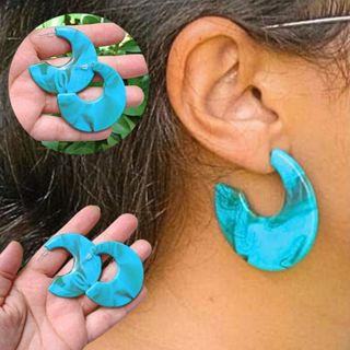 Brincos em resina estilo e requinte em 2 peças, feminino e artesanal. em Oferta na Shopee