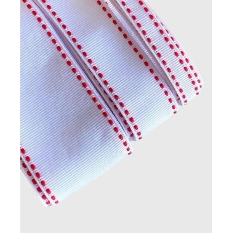 Fita Pespontada Yama 10 metros – Branco com Pesponto Vermelho