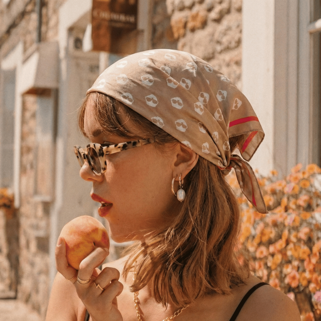 Lenço Feminino Quadrado Estampado Caveira 100% Poliéster para Pescoço Bolsa Cabelo Moda