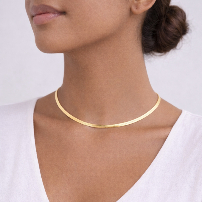 Gargantilha Feminina Clássica Corrente Laminada Brilho Uniforme Folheado a Ouro 18k