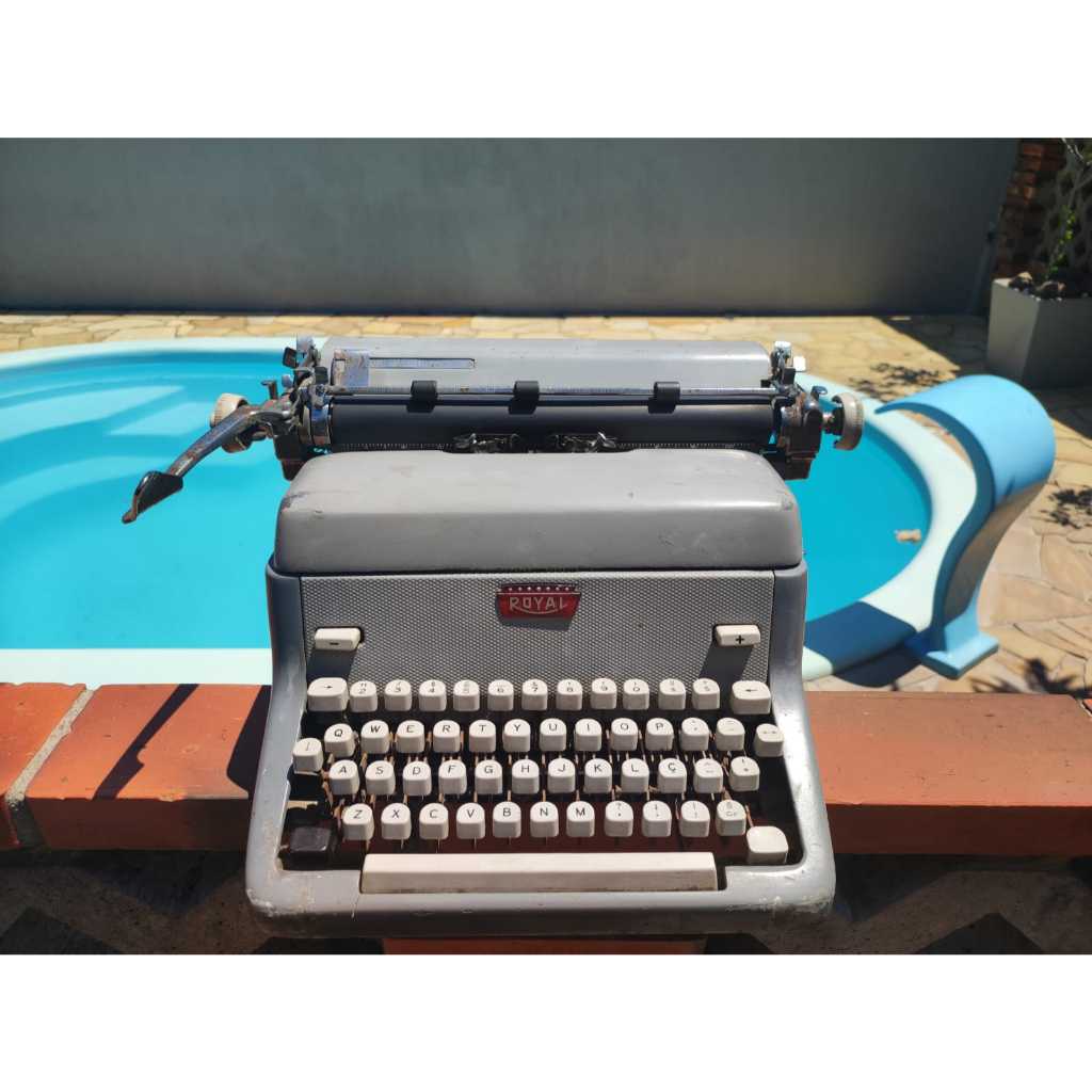 Maquina De Escrever Royal Elite Ano 1957 (Usado)