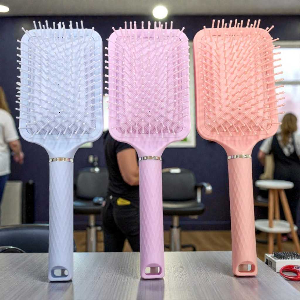 ESCOVA DE CABELO MODELO RAQUETE CERDAS MACIAS DE SILICONE  ANTI-CASPA ANTI-ALERGICA