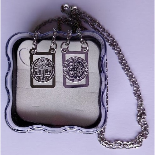 Escapulário de aço com Medalha de São Bento retângulo em Oferta na Shopee