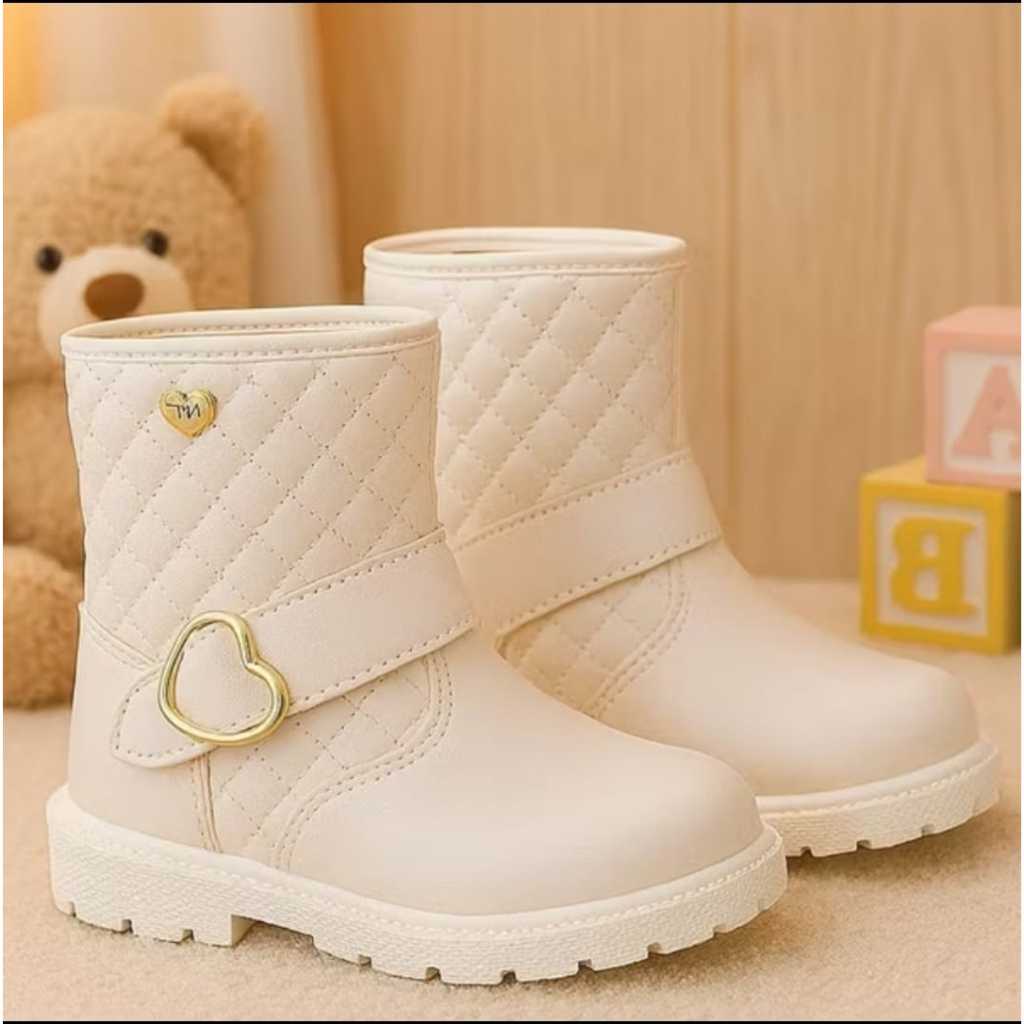 Bota Coturno Infantil Confortável Leve Para o Inverno Meninas Off White Detalhe em Coração