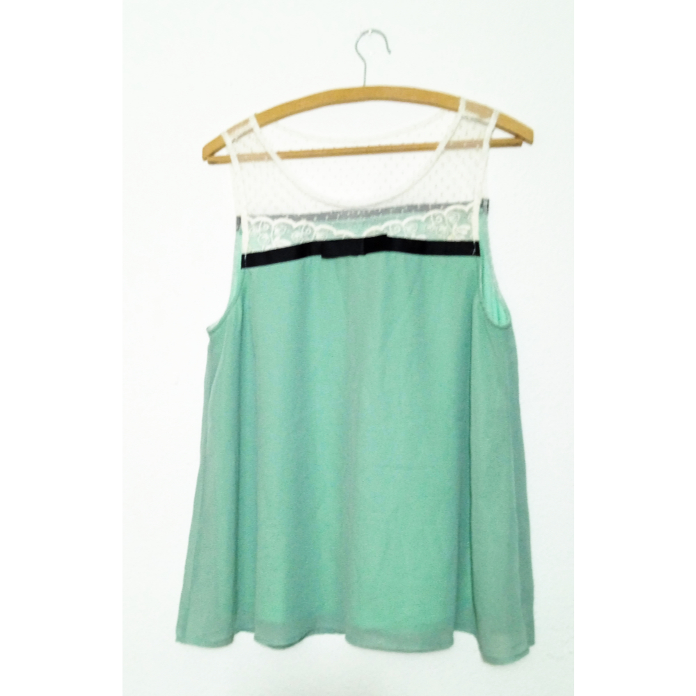 Regata Blusa Elegante feminina tule laço verde Blusa para Mulheres marca Emme brechó Tamanho G