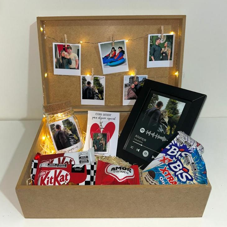 Caixa de Presente MDF com Iluminação LED Namorados/Doces/Porta Retrato/Chaveiro/Luminária/Polaroides