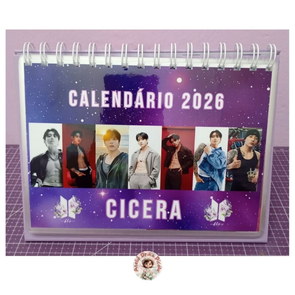Calendário Personalizado BTS 2026 - Base Papelão Holler - Fotos Plastificadas
