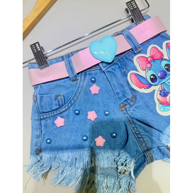 Shorts Stitch com cinto moda casual blogueirinha para dia a dia.