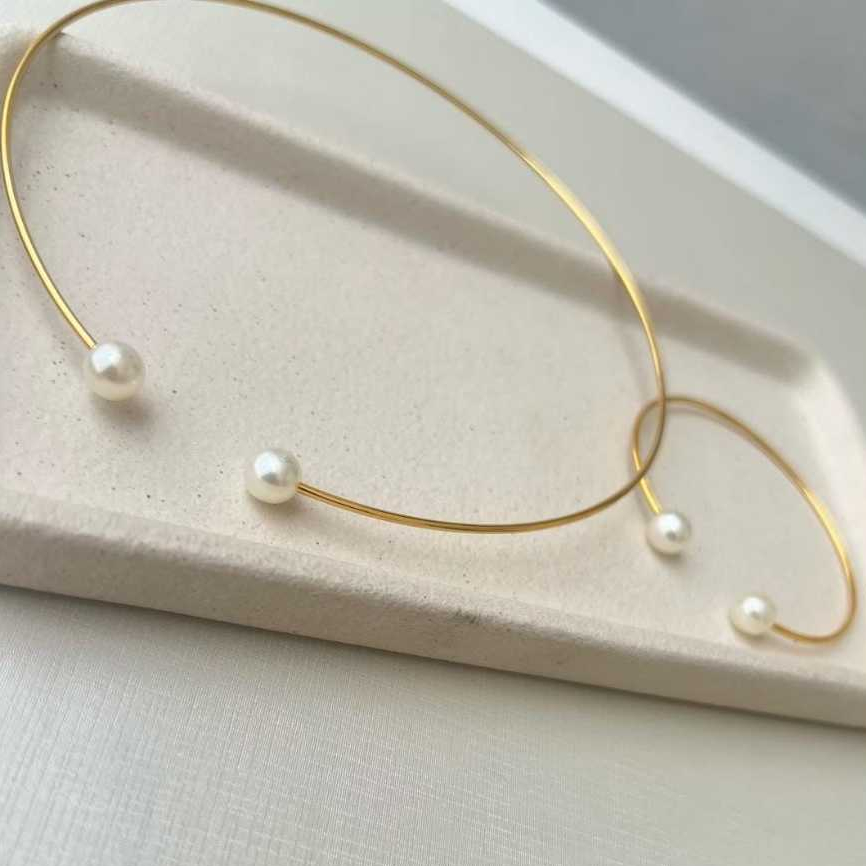 Conjunto Chocker e pulseira com perolas