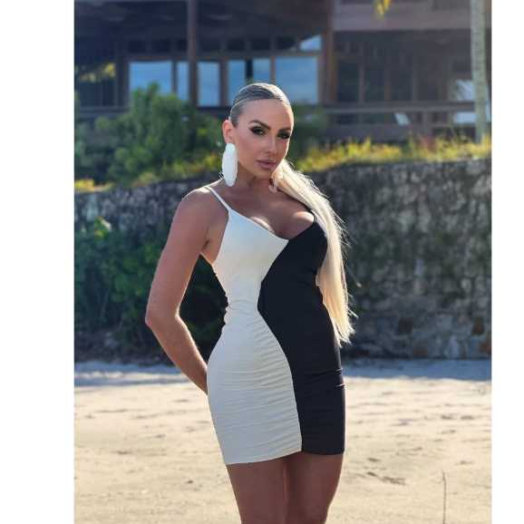 Vestido Curto Bicolor Preto e Branco Decote Balada Influencer midi dress verao evento show restaurante chique luxo