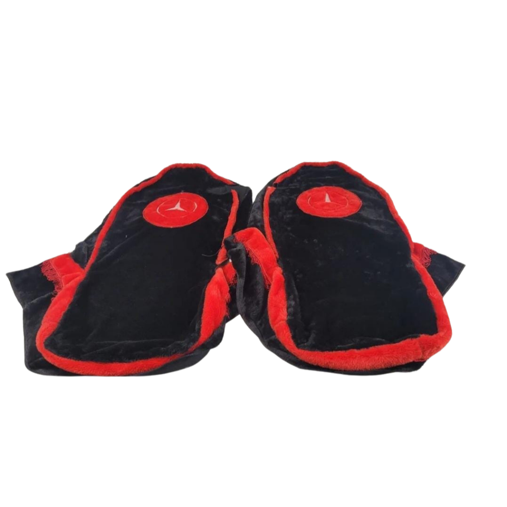 KIT CAPA BANCO + CORTINA TRASEIRA + PAR TAPETE MOTO/CARONA MB AXOR 2018/2024 LOGO CHINIL