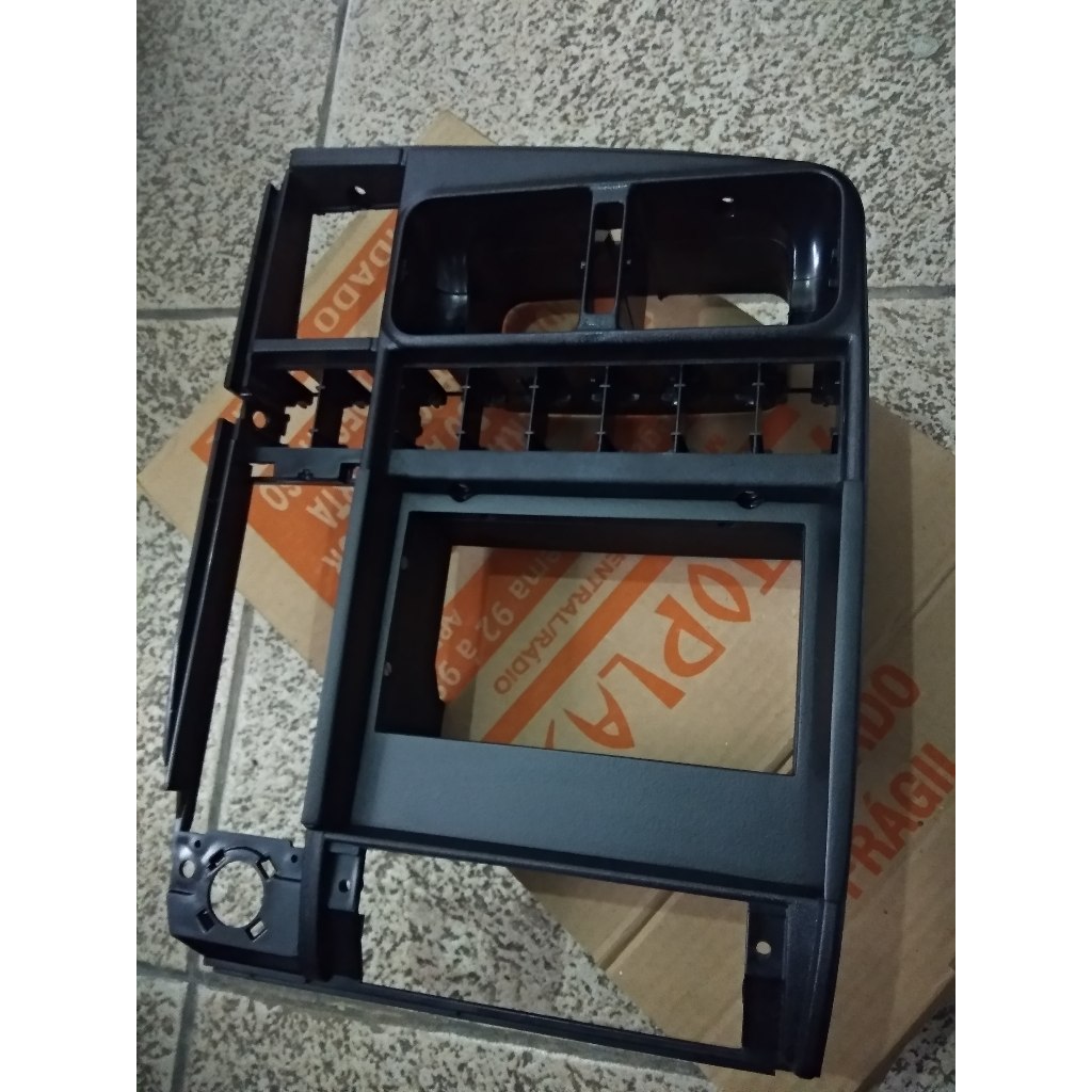 MOLDURA CENTRAL OMEGA / SUPREMA PARA MULTIMIDIA 2DIN ATÉ 7"