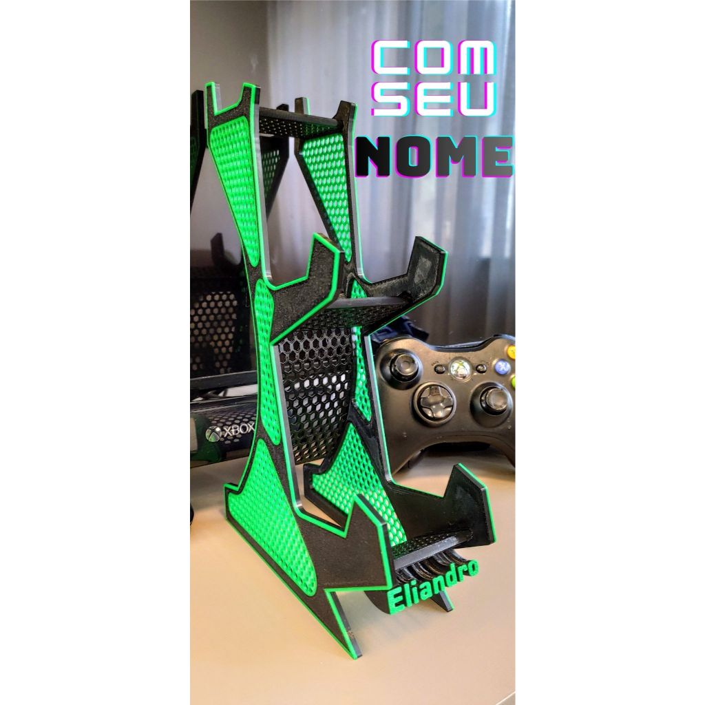 Suporte Gamer Personalizado p/ PS5 / Xbox / Pc  Organiza 2 Controles + Headset | Com Seu Nome