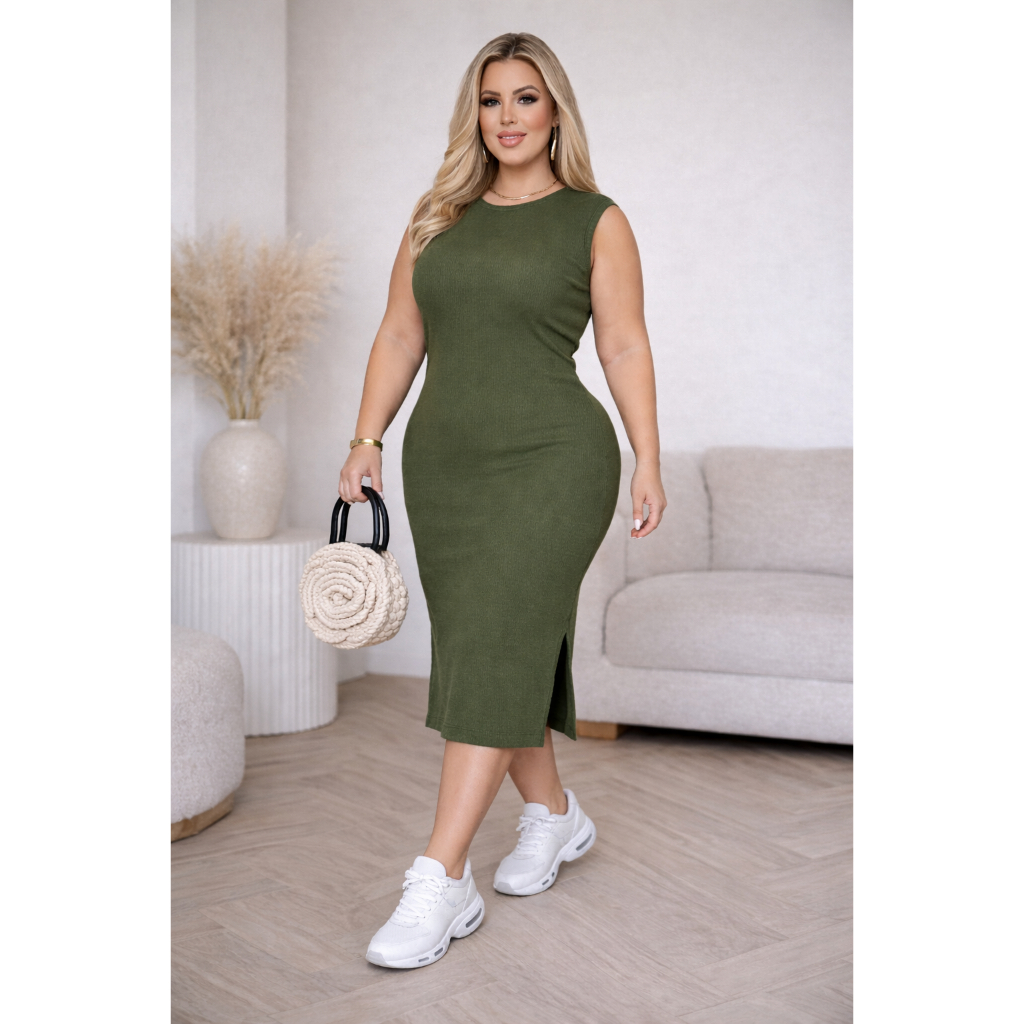 Vestido Midi Plus Size Premium | Alcinha Canelado, Gola Redonda e Fenda Lateral