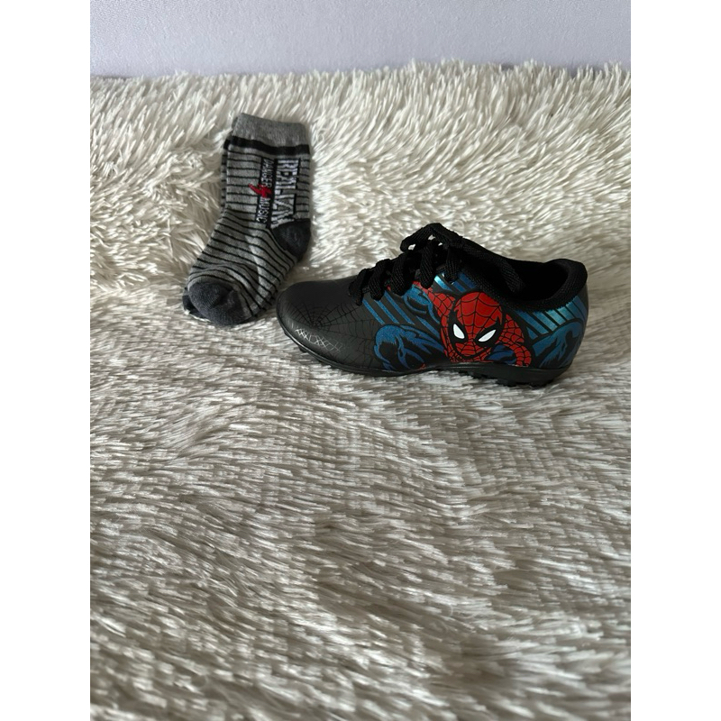 chuteira society infantil . acompanha  1 par de meias .