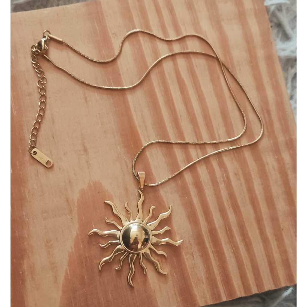 Colar em Aço Inoxidável e banho em ouro  18k Tendência Verão Corrente rabo de rato e pingente de Sol