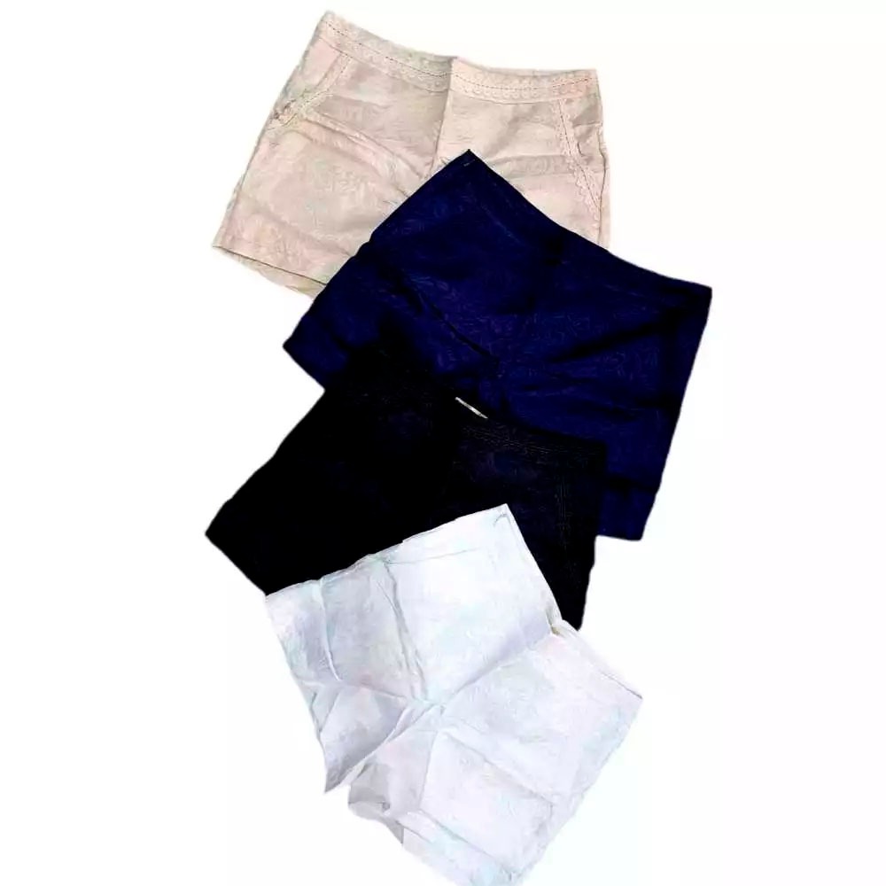 Short Feminino  Com Bolsos e Bordados Frontal Elegante e Confortável Tendência Estiloso