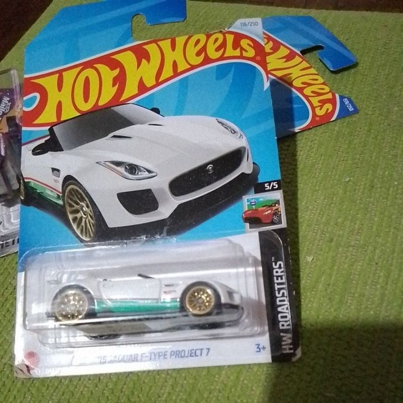 (m001)Miniatura Carrinho Hot Wheels 15 jaguard f Type project 7 116/250