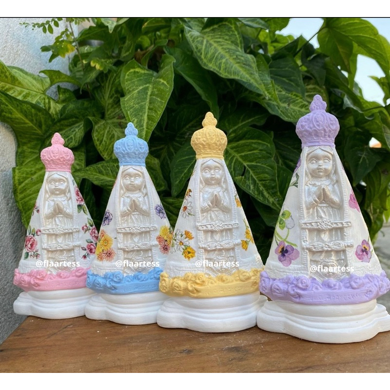 1 Nossa Senhora Aparecida Com Pedestal Flores delicadas/ Decoração / Lembrança/ Casamento
