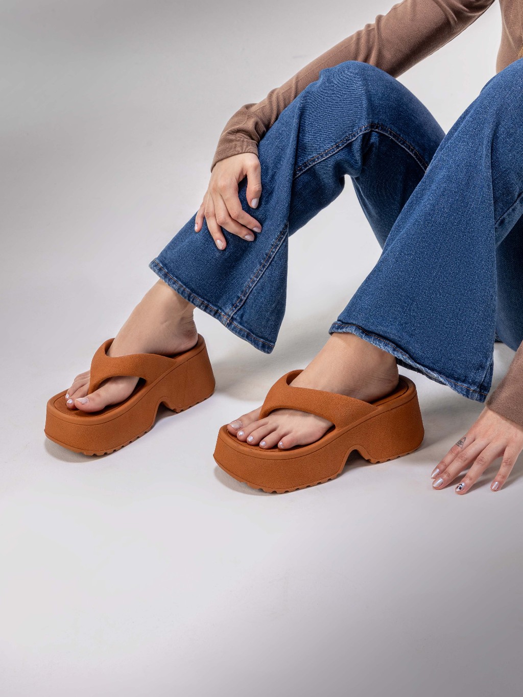 Sandália Plataforma Feminina Estilo Chunky Salto Alto Confortável Solado Tratorado Tendência Fashion