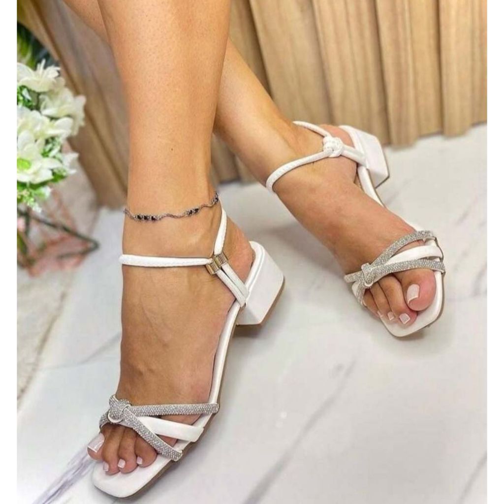 pronta entrega envio imediato Sandália Saltinho 4 cm Tira de Strass Brilho Calce Fácil Confortável elegante dia a dia