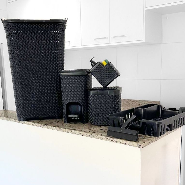 Cesto 50L, Lixeira 7L, Porta Detergente e Rodinho