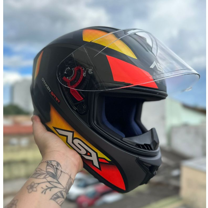 CAPACETE ASX LANÇAMENTO DRAKEN SPIRIT PRETO/VERMELHO/GRAFITE FOSCO + VISEIRA CRISTAL BAVETE NARIGUEIRA