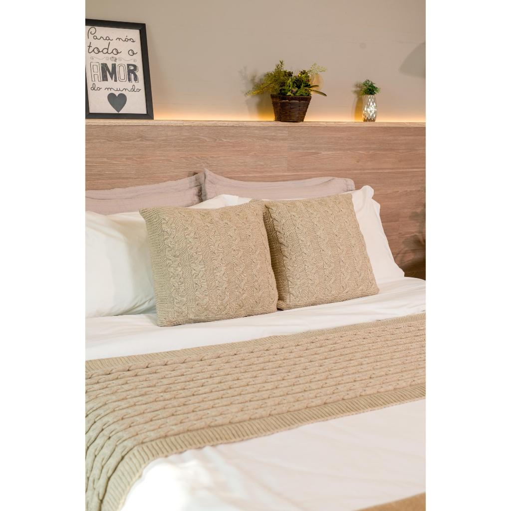 Kit Peseira + 2 Capas Almofadas Quadradas Trança Tricot Quarto Decoração Elegante Manta Xale 3 peças