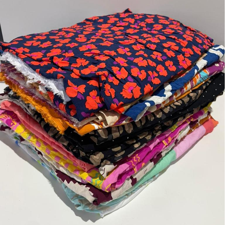 Retalho Tecido Estampado - Tecido Viscose, Linho, Tactel, Tricoline - Estampas Sortidas - 1/3/5 kg em Oferta na Shopee