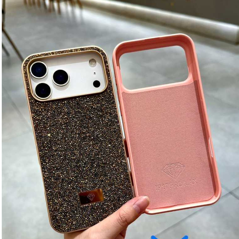 Capa Case Aveludada com Strass Para  11/ PRO 11 PRO MAX 12 12 PRO PRO MAX 13 /PRO PROMAX 14 /PRO E PROMAX ( LAD)