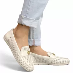 Mocassim Feminino Couro Off White Vazado Comfortflex 2561332-1