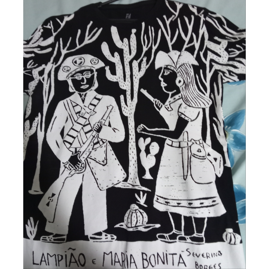 Camisa xilogravura Lampião e Maria Bonita