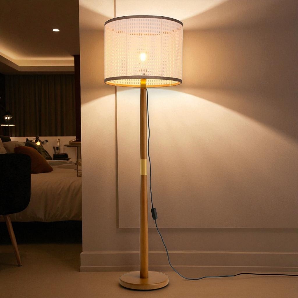 Luminária de Chão Imperial Fina D+Mob Acabamento em Dourado Cúpula em Tela Sintética 30x40