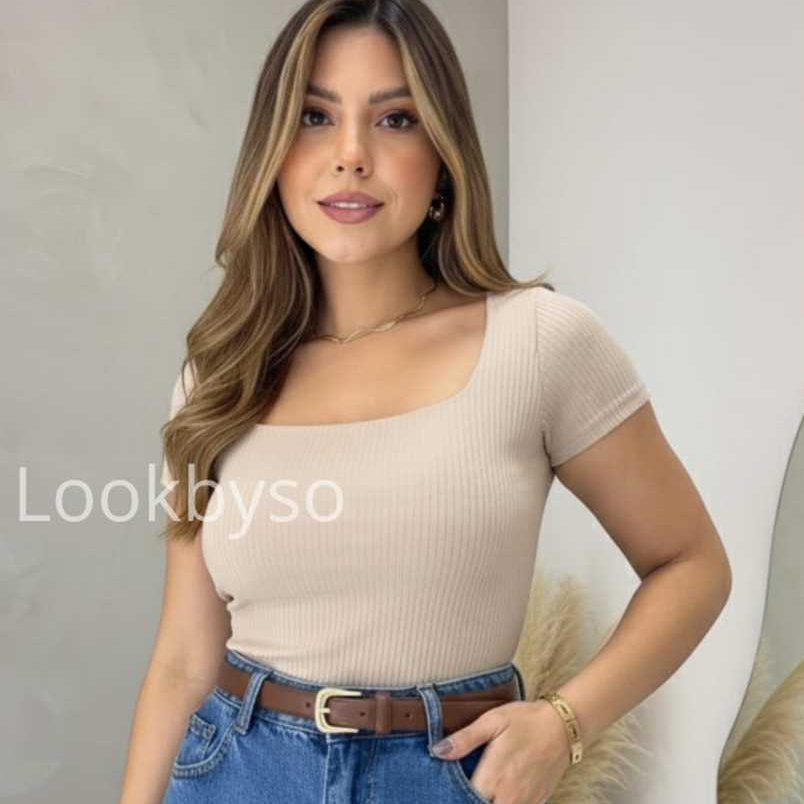 Blusa Canelada Feminina Decote Quadrado Manga Curta Justa Básica Elegante Moda Casual Confortável