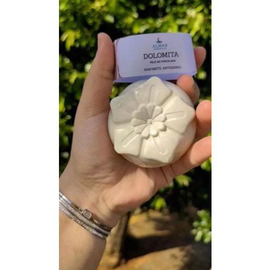 Sabonete Natural Clareador – Dolomita, Argila Branca e Rosa Mosqueta – 90g