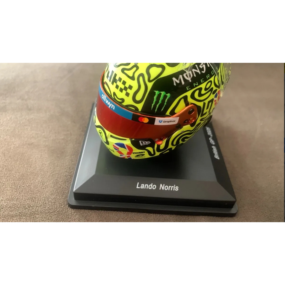 Capacete Miniatura Lando Norris Gp Inglaterra 2025 1/5 Mclaren F1 Amarelo