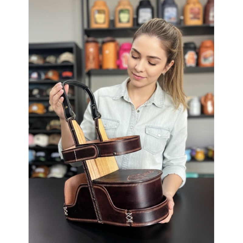 Suporte Mateira para Chimarrão de Madeira revestido em Couro legítimo