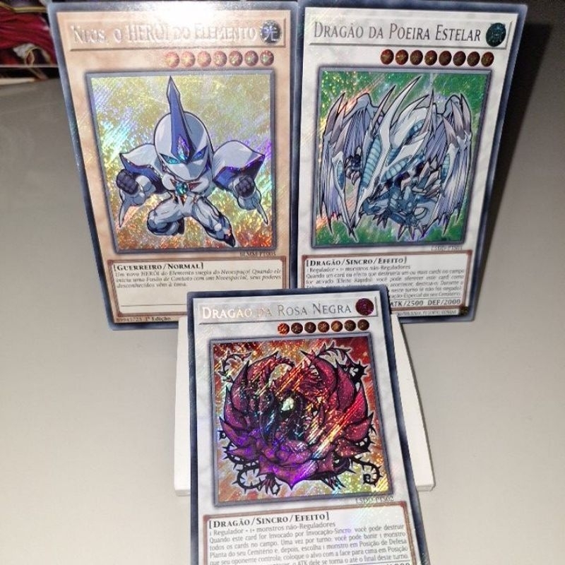 Combo de Cartas Chibi - Yu-Gi-Oh / Yugioh - Neos, O HERÓI do Elemento  Dragão da Poeira Estelar, Dragão da Rosa Negra