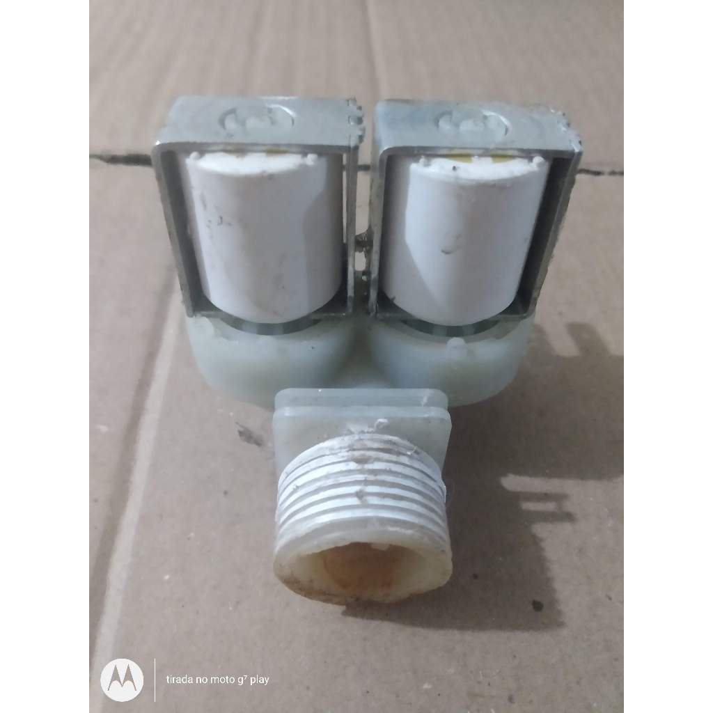 valvula entrada de agua da lavadora electrolux LF10 usado bom estado