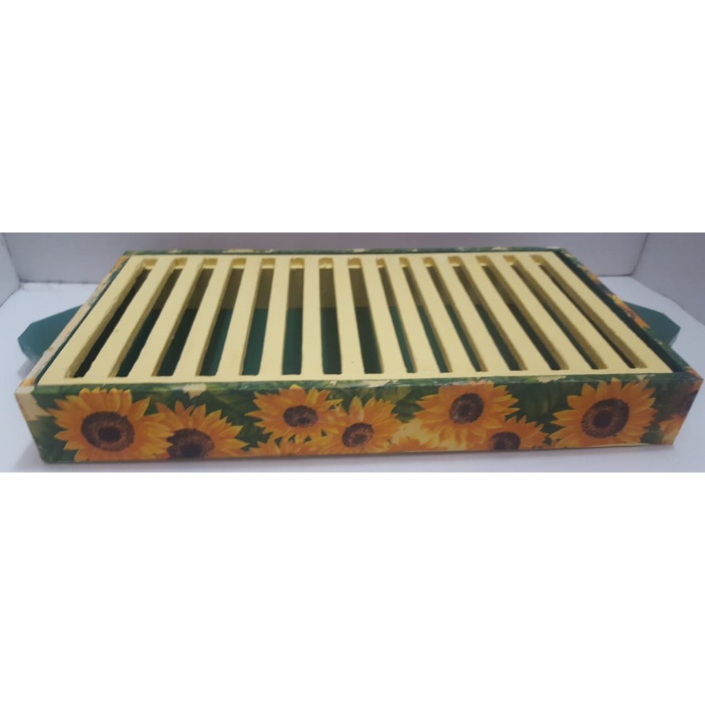 Migalheira em mdf pintada a mão e decoupagem, feito a mão = Produto Nacional