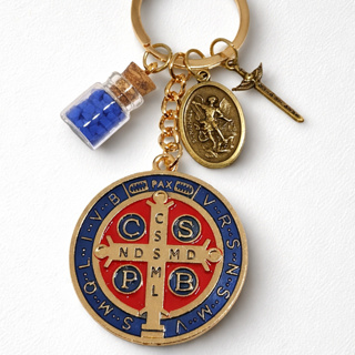 Chaveiro Medalha São Bento São Miguel com Espada  Sal Grosso em Oferta na Shopee