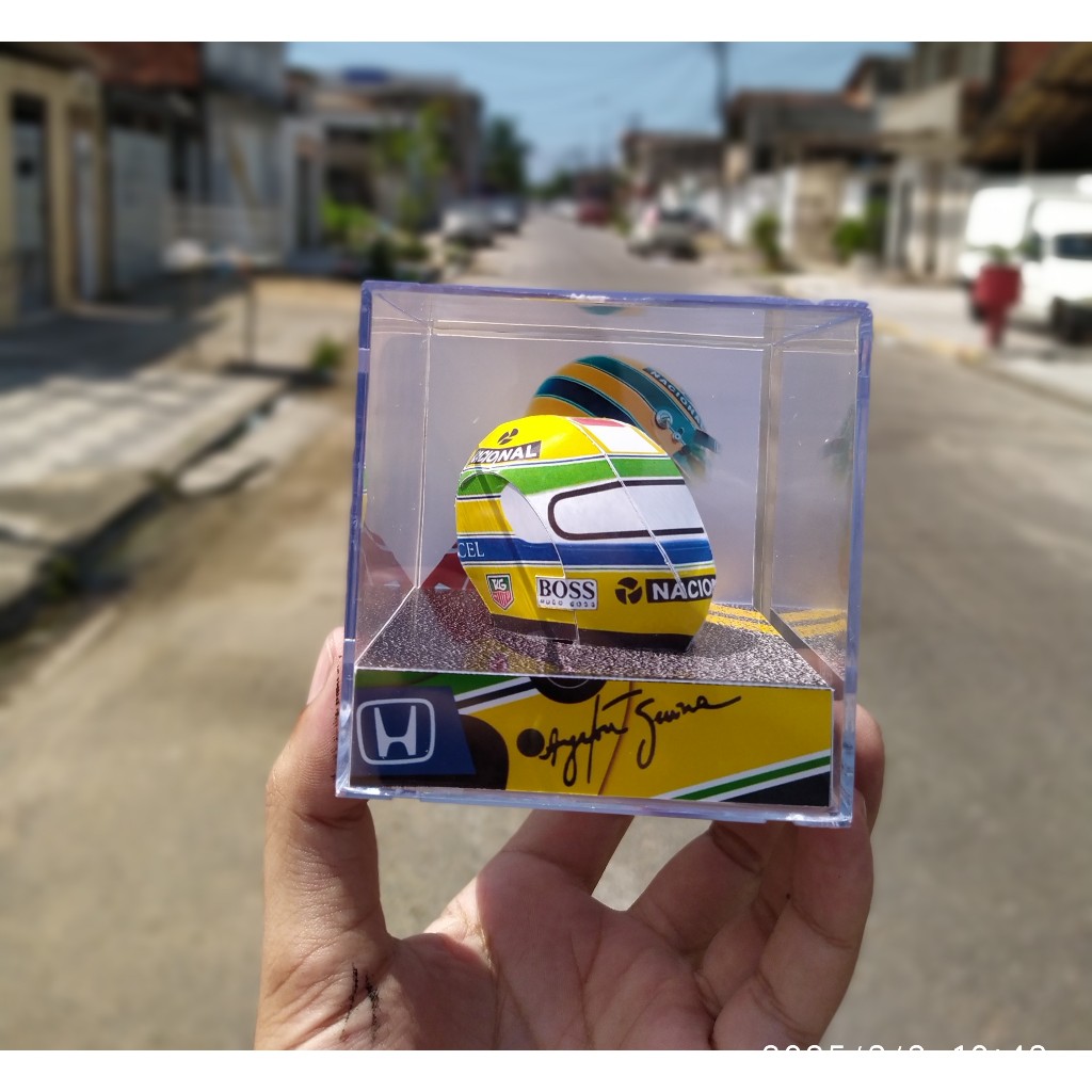 Cubo diorama Capacete Ayrton Senna em Oferta na Shopee