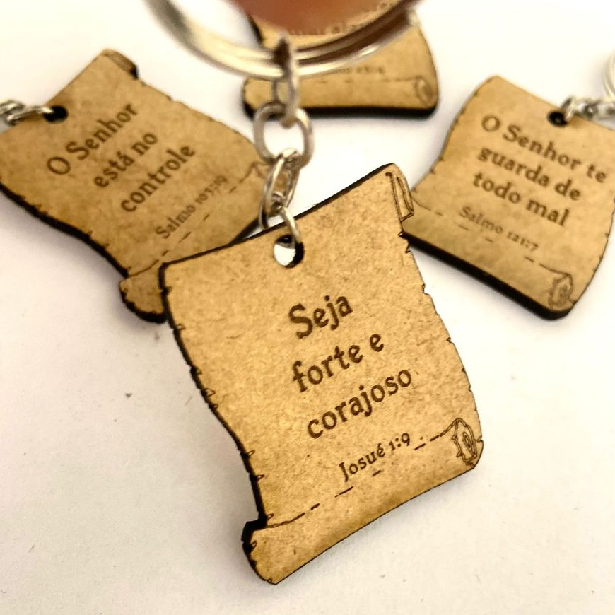 Chaveiros com versículos Bíblico SORTIDOS modelo Pergaminho MDF lembrancinhas