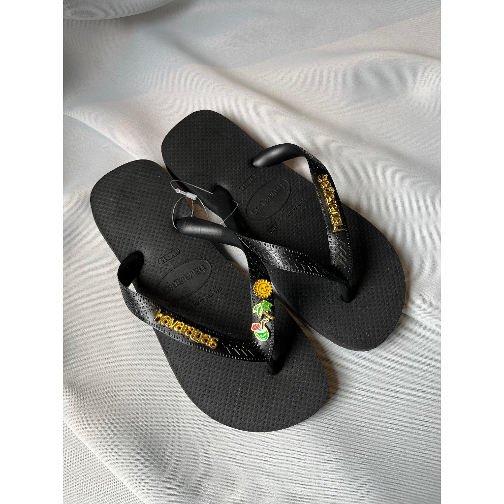 Havaianas Top Beach Charm  Logo metálico + Pin Coqueiro + Pin Agua de coco + Pin Sol Trio Tropical